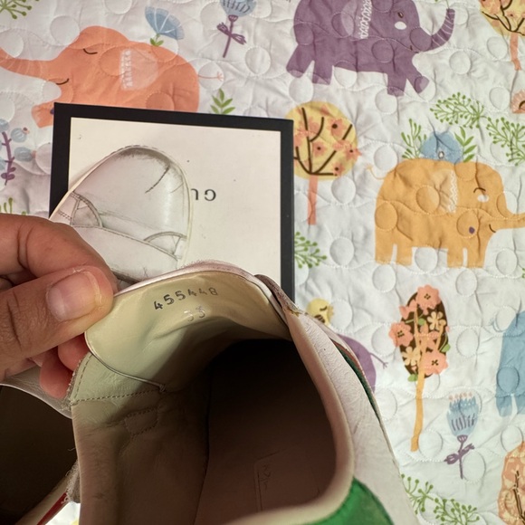 Gucci Kids White Sneakers with Velcro and Stripes - Picture 3 of 6